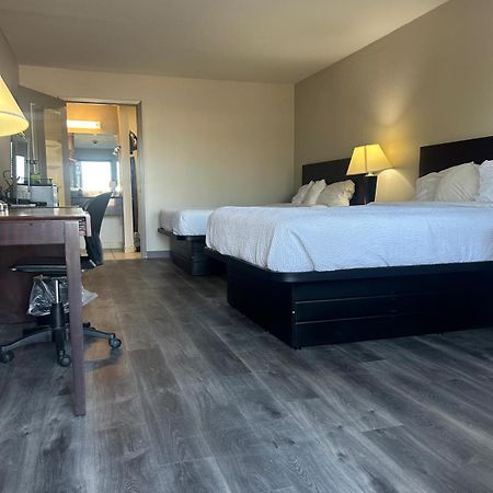 Travelodge By Wyndham Natchitoches Esterno foto