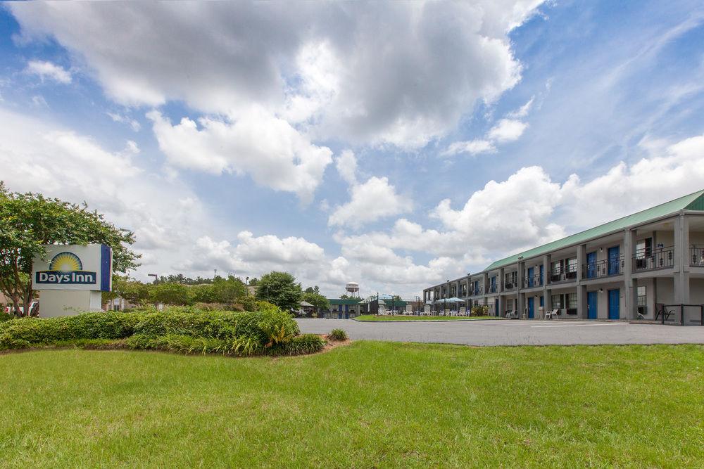 Travelodge By Wyndham Natchitoches Esterno foto